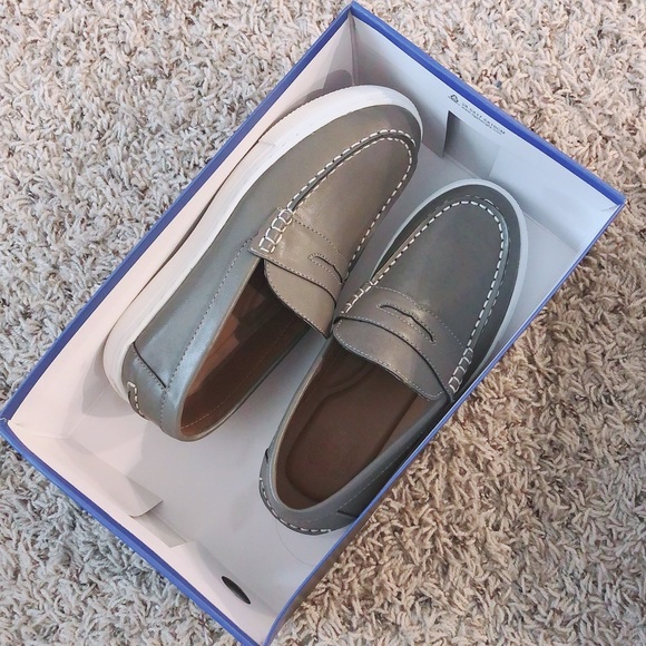 Vince Camuto Grey Graldo Loafers Slip On Shoes Size 1.5 Boys NEW IN BOX - Picture 2 of 5